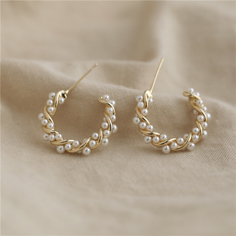 S925 Silver Needle Vintage Port Wind Pearl Earrings Earrings Woman Temperament South Korea 100 Hitch Minimalist Wreaths Lukewarm Wind Ear Needles