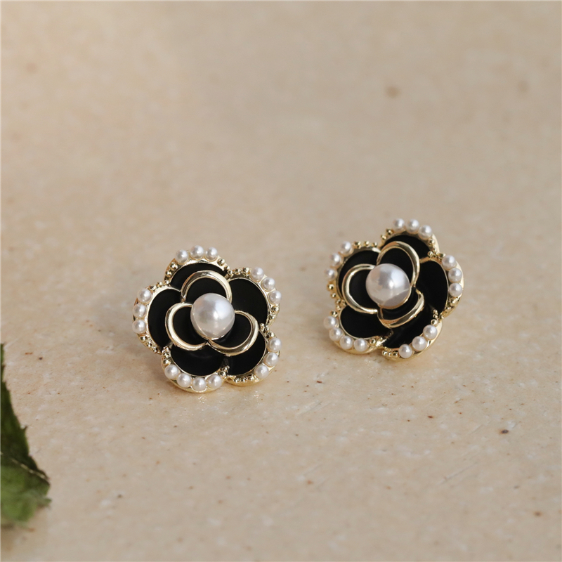 S925 silver needle French camellia earrings female Korean net red retro temperament ear needle high-end Hong Kong style earrings