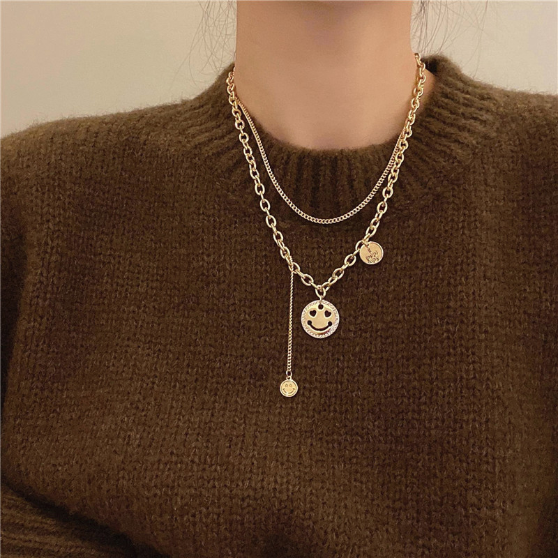 Double laminated wearing chain necklace woman ins lukewarm wind sweater with long version 100 hitch face pendant collarbone chain neck necklace