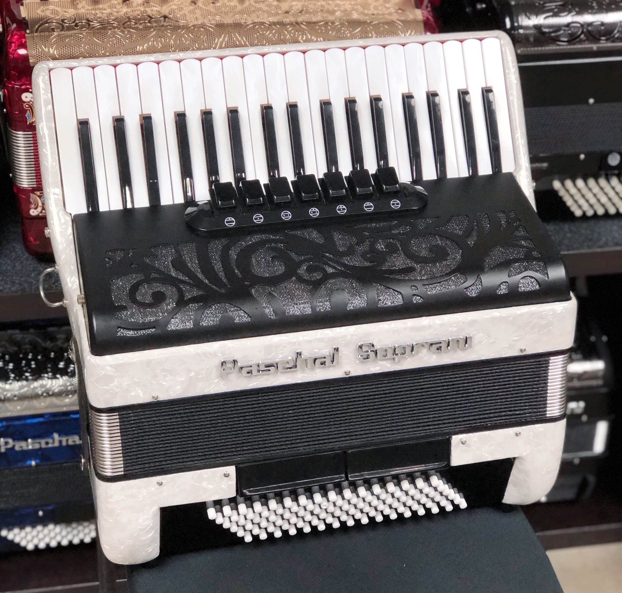 Italian Sobrani three-row reed 37-key 96 bass accordion