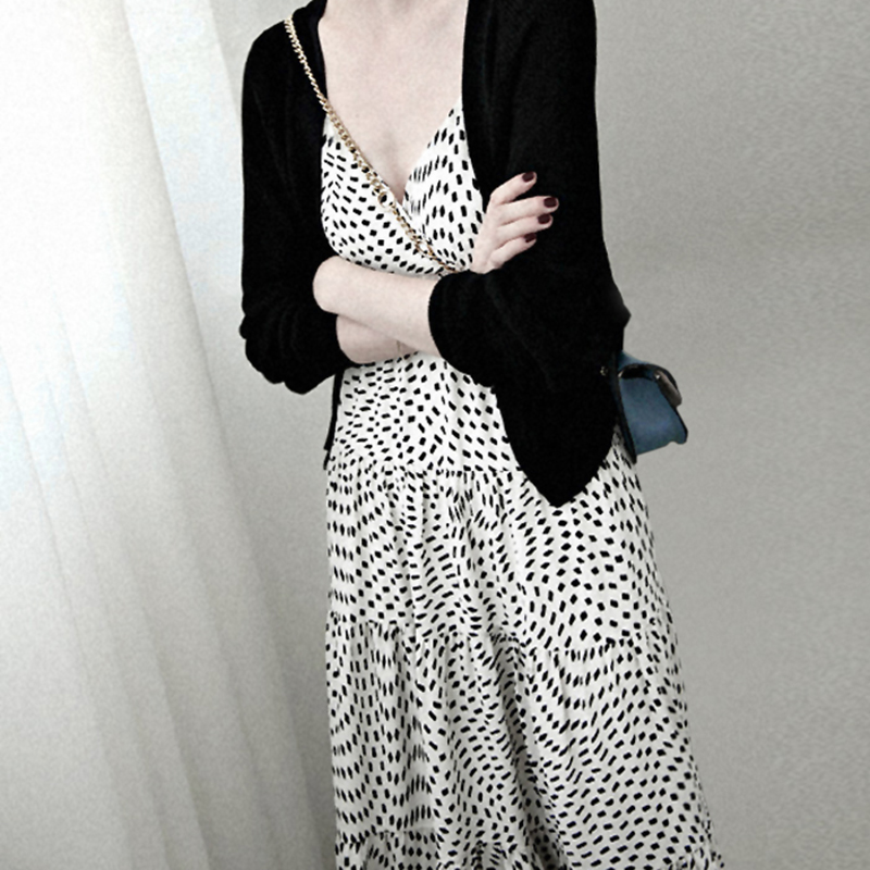 Summer large size women's dress French style retro design sensation little crowdpoints V collar harness foreign dress Heben over knee long skirt