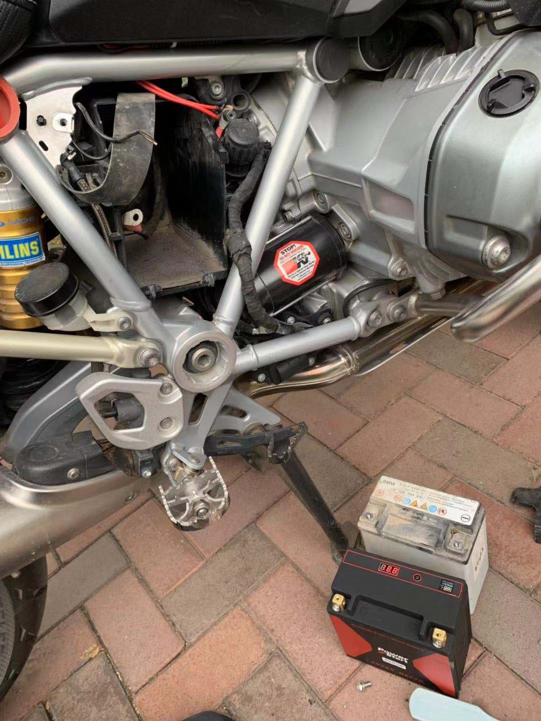 BMW R1200GS oil bird lithium battery battery 1200GT GS F650 F800 motorcycle power supply