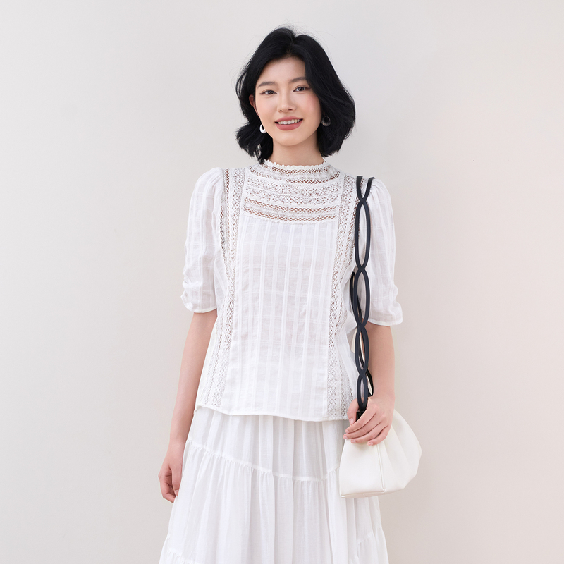 【Clear Glaze Porcelain White】French Sweet Style Lace Patchwork Shirt for Women, Design-Conscious, Age-Reducing White Round Neck Top 【Clear Glaze Porcelain White】French Sweet Style Lace Patchwork Shirt for Women, Design-Conscious, Age-Reducing White Round Neck Top