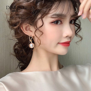 Senior sense of light luxury earrings Korean temperament net red pearl ear decoration 2023 new trendy explosive sterling silver earrings female