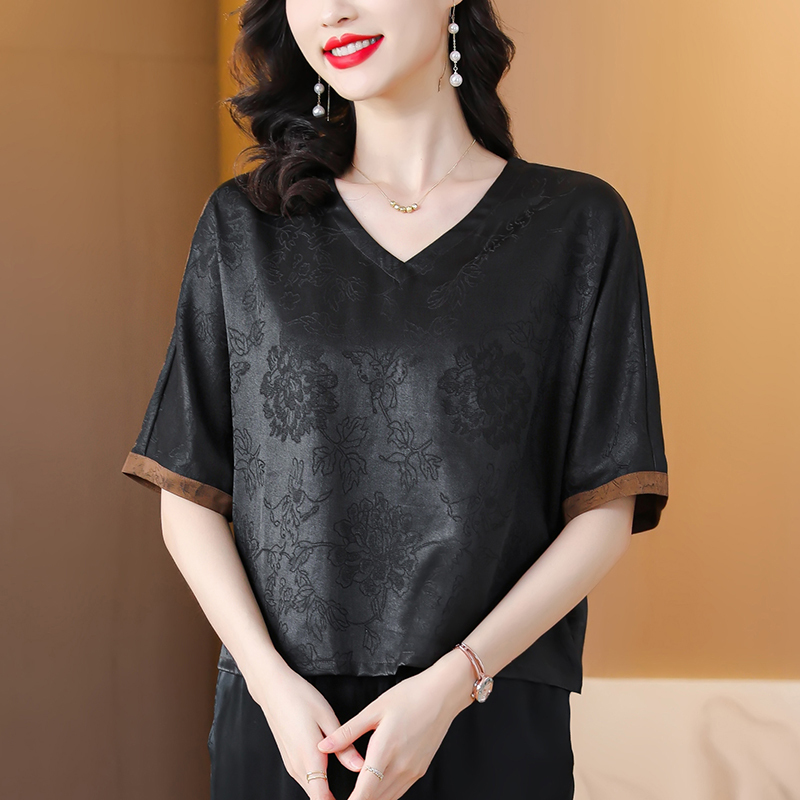 Big Brand Xiangyun Silk Large Size Silk Top for Women, Summer New High-End Half-Sleeve Loose Slimming Shirt for Women Big Brand Xiangyun Silk Large Size Silk Top for Women, Summer New High-End Half-Sleeve Loose Slimming Shirt for Women