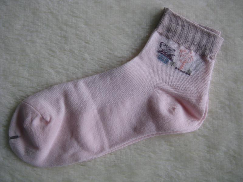 Một mẫu tất cotton bốn mùa của nữ tất vớ