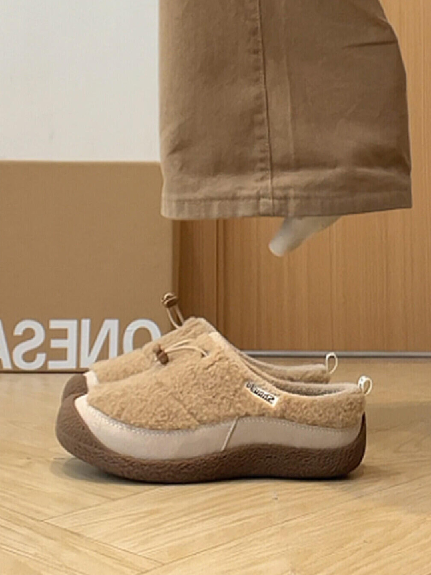 Thick-Soled Birkenstock Shoes for Women 2025 New Retro Soft-Soled Non-Slip Cotton Shoes for Autumn and Winter Outer Wear Warm Closed-Toe Furry Slippers