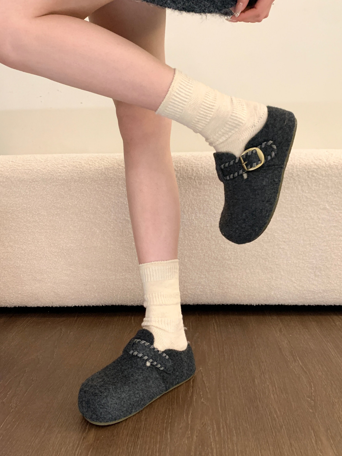 Gray Felt Birkenstock Shoes with Plush Lining, Closed-Toe Half-Slippers for Women, Suitable for Outdoor Wear, 2025 New Autumn and Winter Birkenstock Plush Cotton Slippers