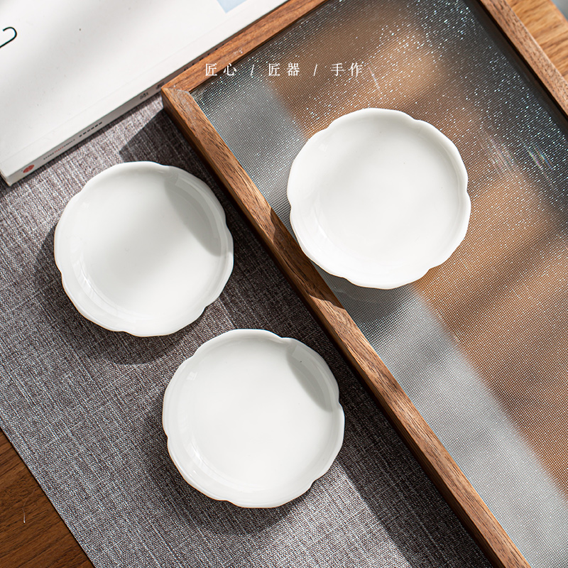 Dehua suet white jade small ceramic cup mat creative saucer insulation cup household kung fu tea tea accessories