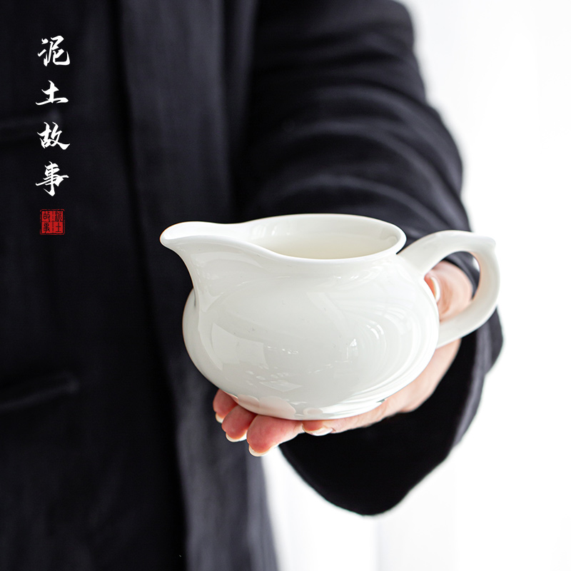 Ceramic appliance with fair keller make tea and a cup of tea is white jade porcelain filtering sea kung fu tea tea tea accessories
