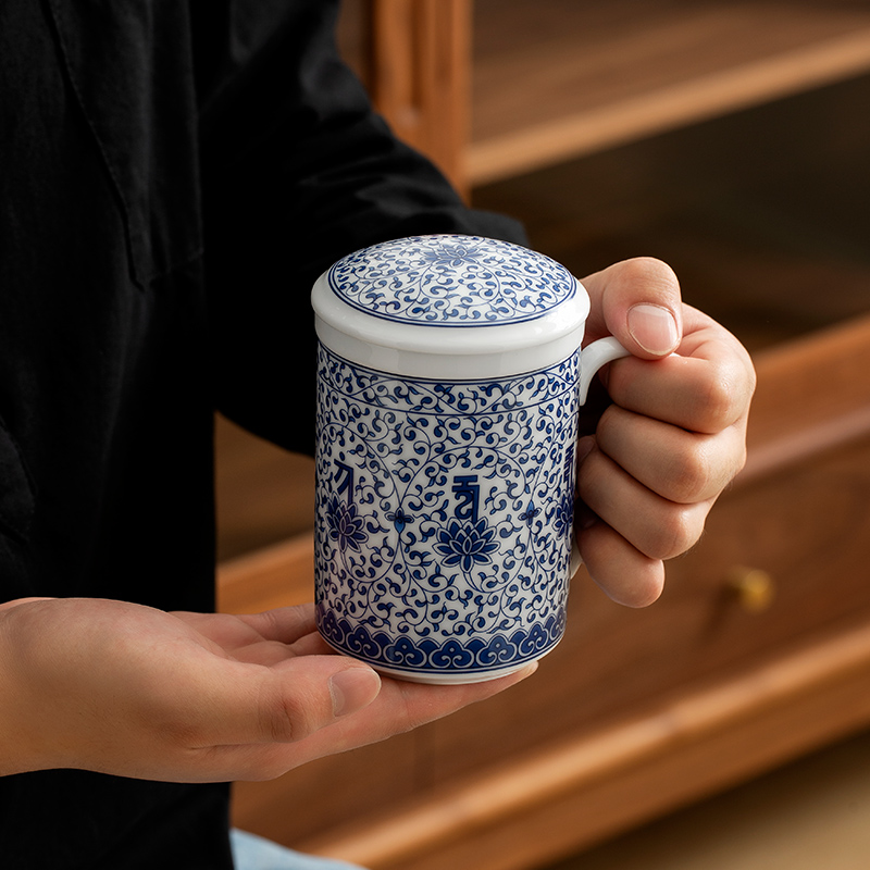 Jingdezhen hand - made porcelain office glass ceramic filter large cups with cover office cup of blue and white and exquisite tea cups