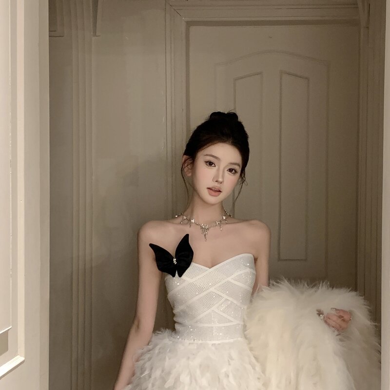 Real Photos, Real Price: Autumn and Winter Sexy Socialite Dress with Rhinestones, Waist-Cinching, Slimming, Lace-Up, Feather Embellishments, and Heavy Craftsmanship, Strapless Dress Real Photos, Real Price: Autumn and Winter Sexy Socialite Dress with Rhinestones, Waist-Cinching, Slimming, Lace-Up, Feather Embellishments, and Heavy Craftsmanship, Strapless Dress