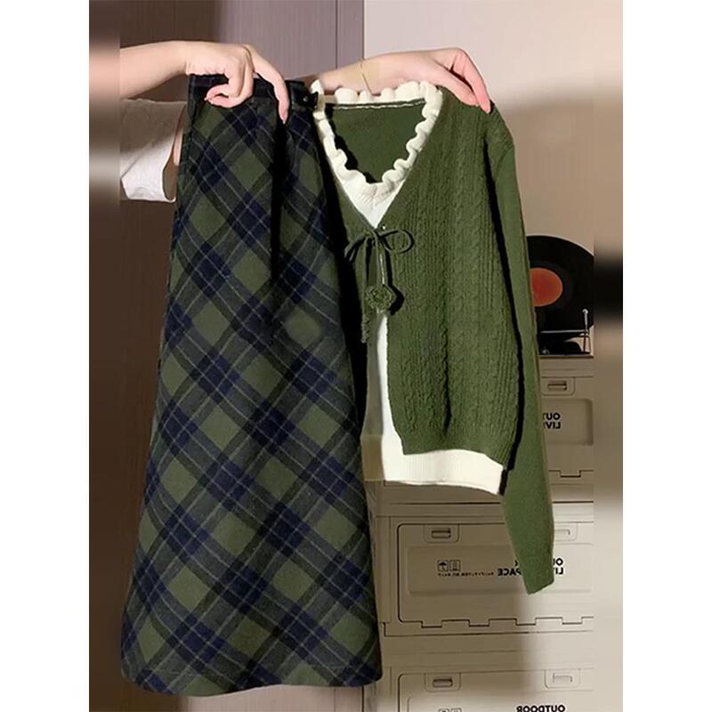 2026 New Korean Style Green Knitted Sweater Dress for Women, Early Autumn Inner Wear Set, Plaid Long Skirt