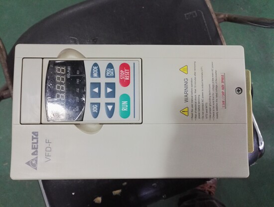 The Teddar frequency converter VFD055F43A