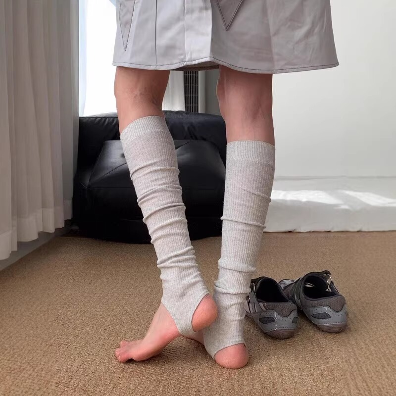 It's Heart-Stopping! Solid Color Vertical Striped Slouch Socks Are High-End, Simple yet Beautiful, Perfectly Appealing to My Aesthetic It's Heart-Stopping! Solid Color Vertical Striped Slouch Socks Are High-End, Simple yet Beautiful, Perfectly Appealing to My Aesthetic