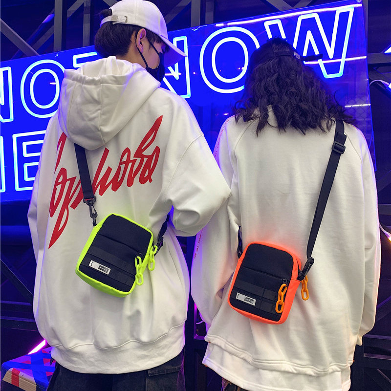 Small bag for putting mobile phone 2021 winter new anti-loss key bag zero wallet mini-tide card sloped satchel