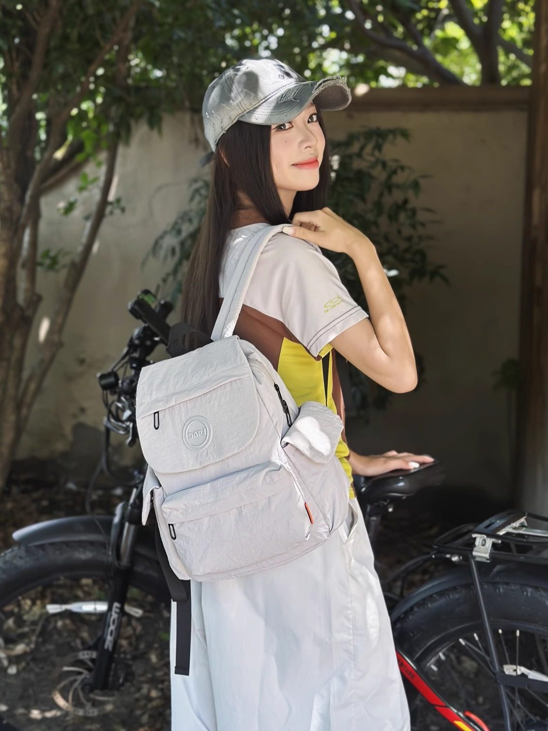 Backpack for Women, Lightweight, Good-Looking, Small, Niche, Large-Capacity, Women's Outdoor Travel, Leisure and Mountaineering Backpack