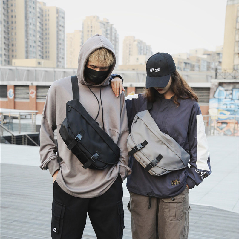 Function Wind satchel Chauded Korean version ins ins superfire large capacity chest bag men 100 hitch brief mail difference satchel bag