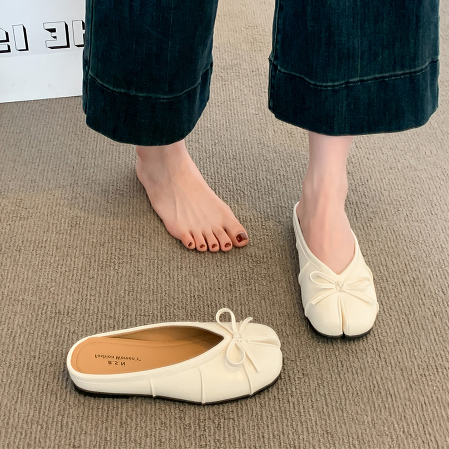 French-style bow-tie closed-toe slippers for women, new summer style for 2026, perfect for pairing with skirts, Mary Jane split-toe ballet flats.