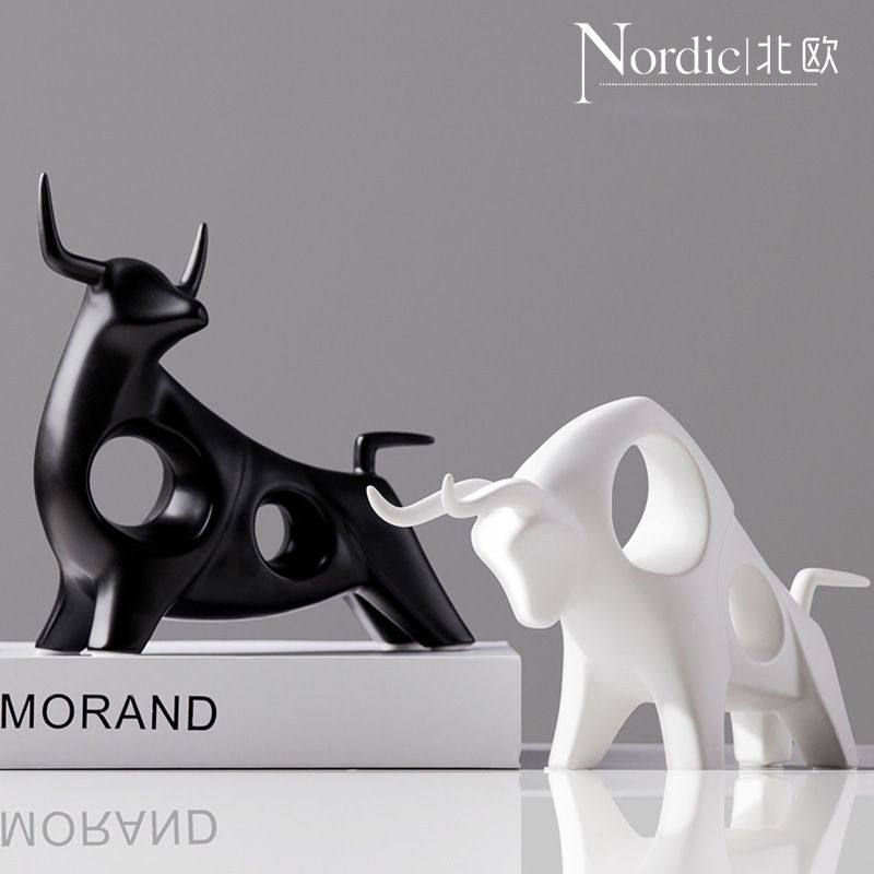 Bullish light luxury lucky cow ornaments Nordic living room wine cabinet porch small decorations creative decoration office