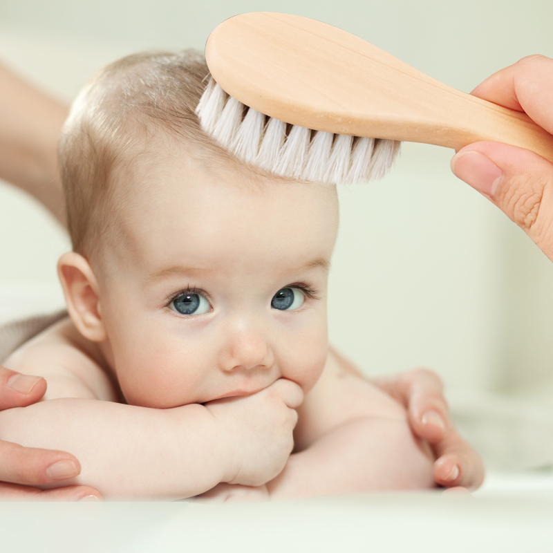 Baby comb baby wool comb newborn hair comb dedicated to head scaling baby fetal hair wash hair a year old soft brush