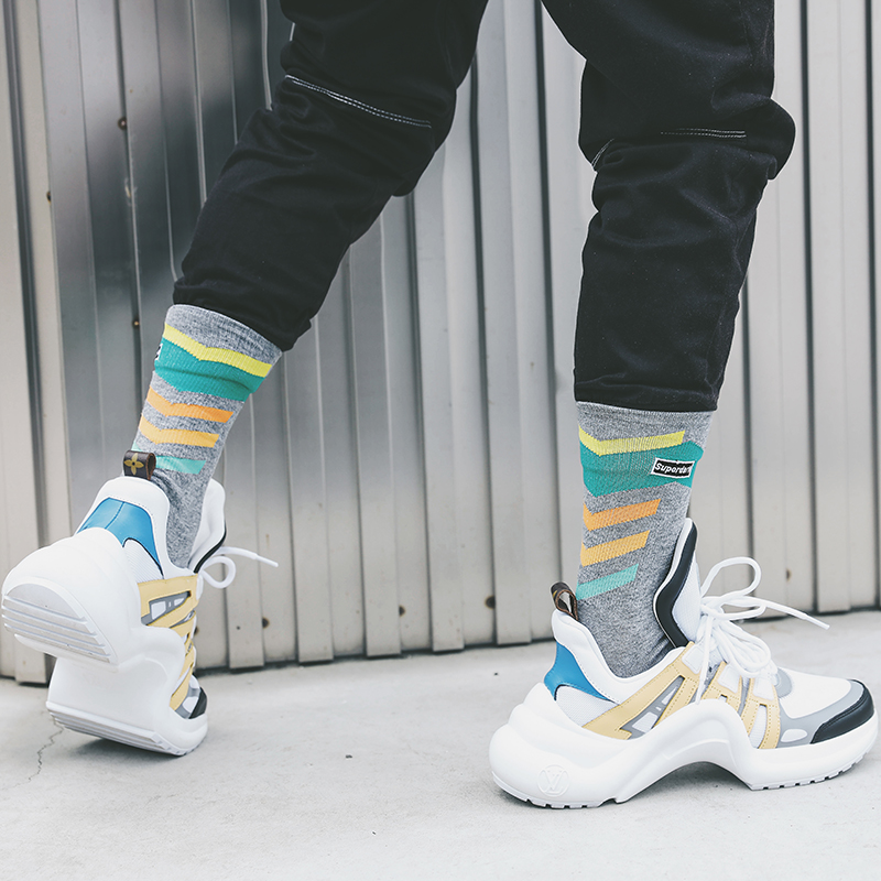 Cá tính Châu Âu và Hoa Kỳ thời trang đường phố hip hop ván trượt ống cotton vớ vớ siêu lửa chic nam và nữ vớ dài vớ trắng