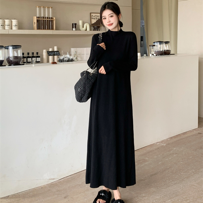 Plus-Size Black Knitted Inner Dress for Women, Autumn, Slimming, Elegant, High-End Feel, Base Sweater Long Dress