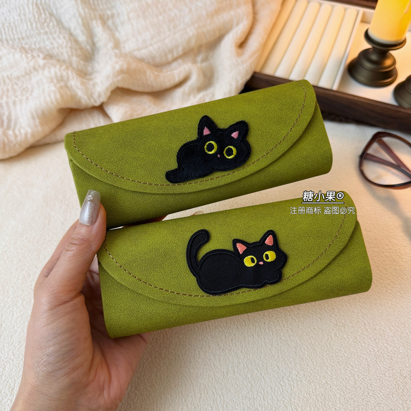 Cute Cartoon Cat Anti-Stress and Anti-Fall Student Myopia Frame Glasses Case Magnetic Sunglasses Case Sunglasses Storage Box