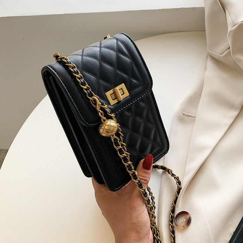 Hong Kong Kitty Pet Bag Universal Package Girl 2021 New Single Shoulder Inclined Satchel Bag Tide Small Golden Ball Rhombog Tide