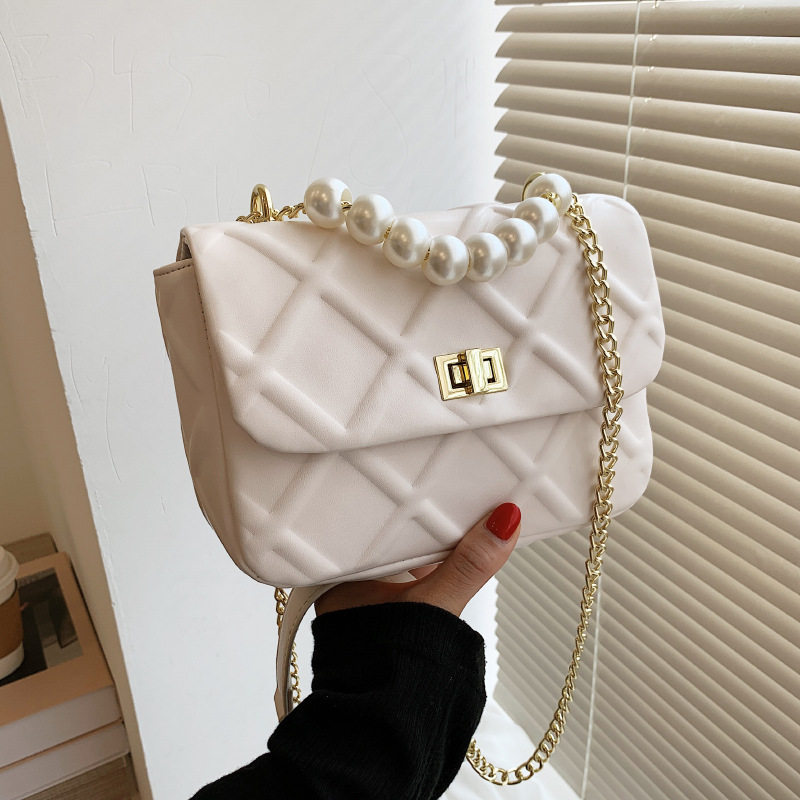 Hong Kong Kitty Pet Bag Universal 2021 new bag Fashion Rhombog Chain Small Square Bag Single Shoulder Diagonal Satchel