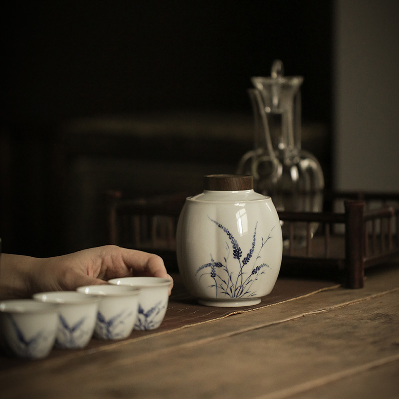 Ebony cover caddy fixings household sealed tank, a Japanese tea warehouse ceramic POTS in restoring ancient ways ceramic storage tanks