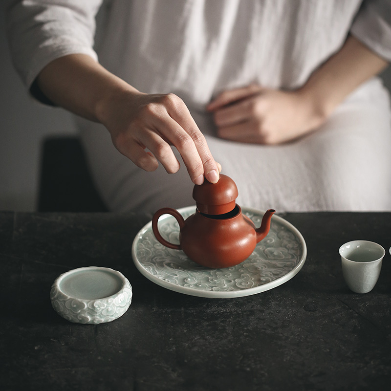 Anaglyph xiangyun pot dry socket jingdezhen ceramic tea adopt Japanese mat keeps dry pot mercifully tureen white porcelain of the ancients