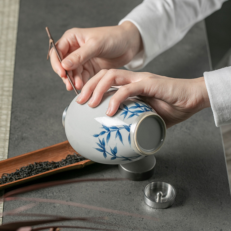 Jingdezhen hand - made self - "appropriate content of Chinese style tea storage tanks trace silver bamboo caddy fixings Japanese POTS to restore ancient ways