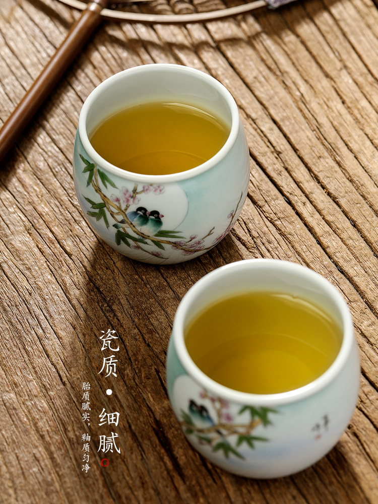 Jingdezhen ceramic masters cup single CPU kung fu tea set sample tea cup and tea cup to restore ancient ways, only pure manual painting of flowers and birds