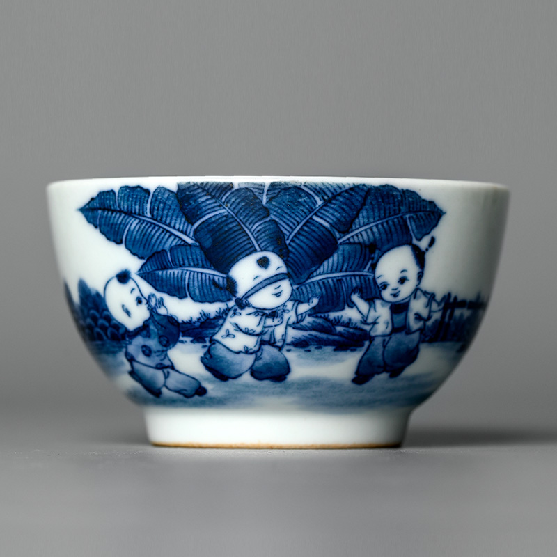 Jingdezhen hand - made master the blue and white porcelain cup kung fu tea cup pure manual tong qu large sample tea cup