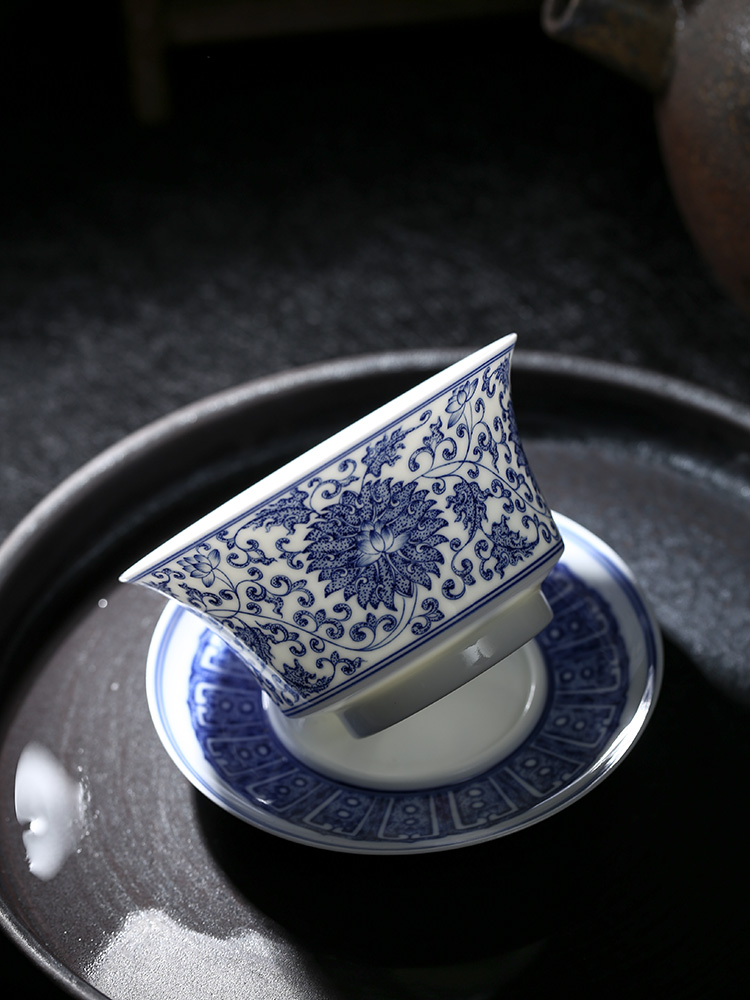 Jingdezhen blue and white hand - made bound branch lotus kunfu tea heavy point work three to tureen tea hot large tea set