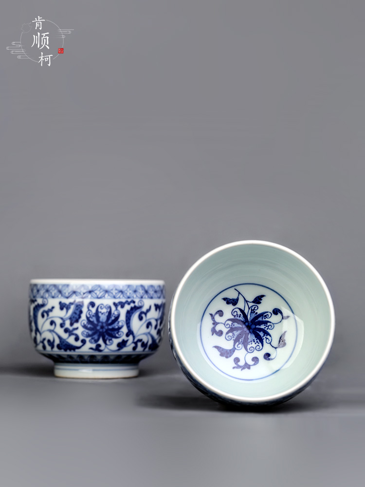 Jingdezhen manual high - end hand - made teacup PND unit tail - on bound lotus flower blue master cup sample tea cup single CPU kung fu tea set