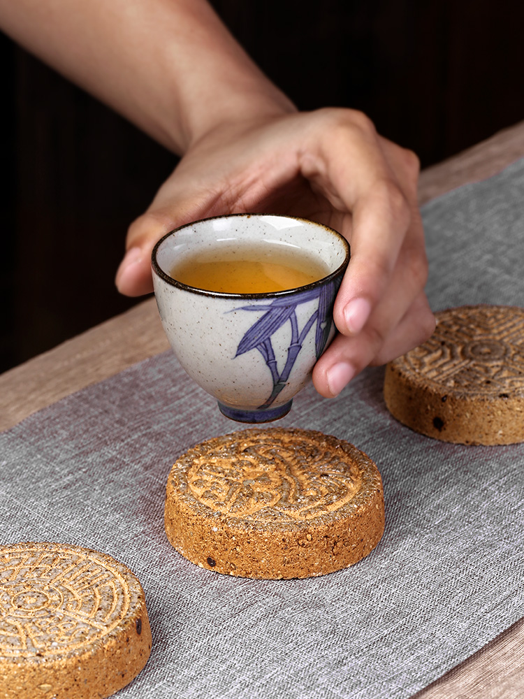 Jingdezhen lid rear cover a coarse pottery pot bearing Chinese zodiac kunfu tea mat cup tea zen tea accessories