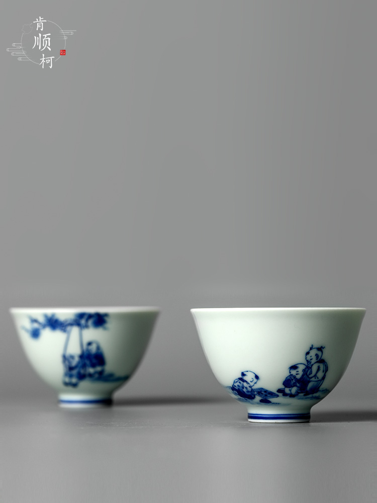 Blue and white master cup white porcelain kung fu tea cups jingdezhen ceramic hand - made baby play small single CPU archaize checking tea set