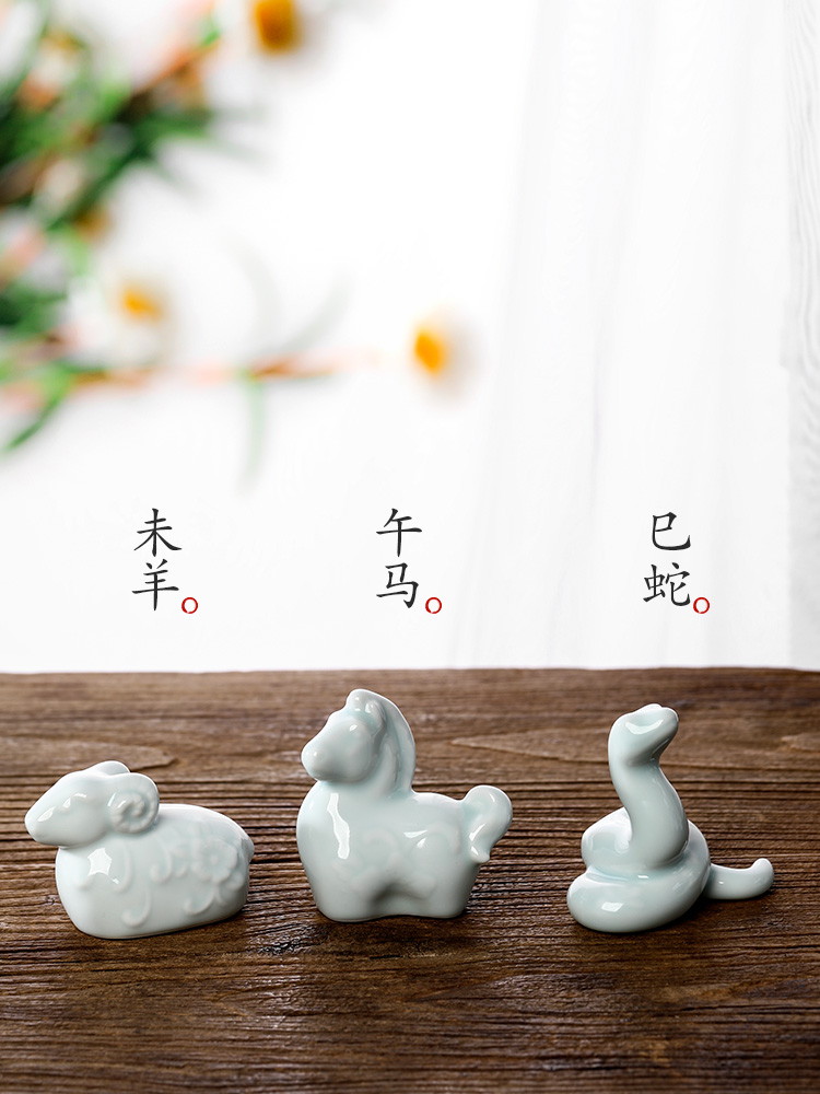 Pure manual pet jingdezhen shadow blue glaze tea worm creative tea table furnishing articles fine ceramic zodiac