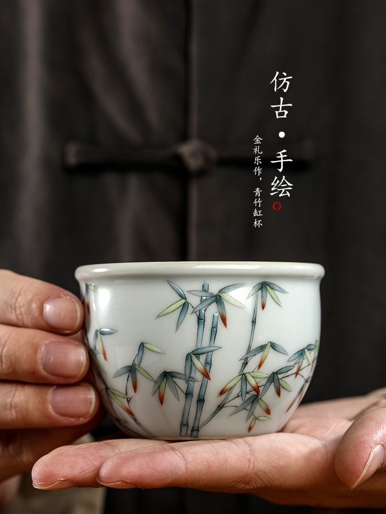 Jingdezhen hand - made master cup cup sample tea cup tea kungfu single cup pure manual archaize ceramic bowl is in use