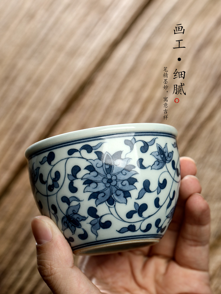 Blue and white tie up branch lotus master cup single cup pure manual jingdezhen hand - made sample tea cup single ceramic cups male kung fu