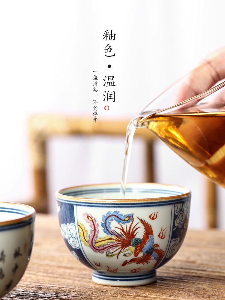 Blue and white master cup single cup pure manual jingdezhen ceramic cups sample tea cup hand - made longfeng kung fu tea set. A single