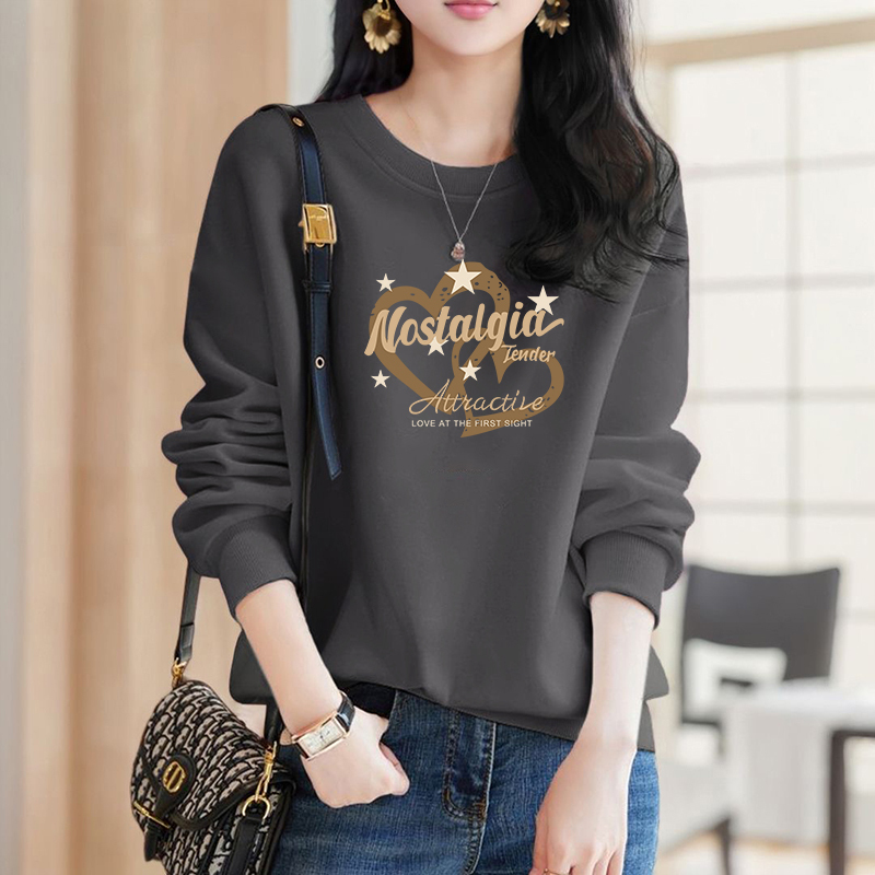 New Autumn and Winter Smoke Gray Heart-Print Sweatshirt for Women, Round Neck, No Hood, Regular Shoulder, Korean Style Top, Flattering Base Shirt