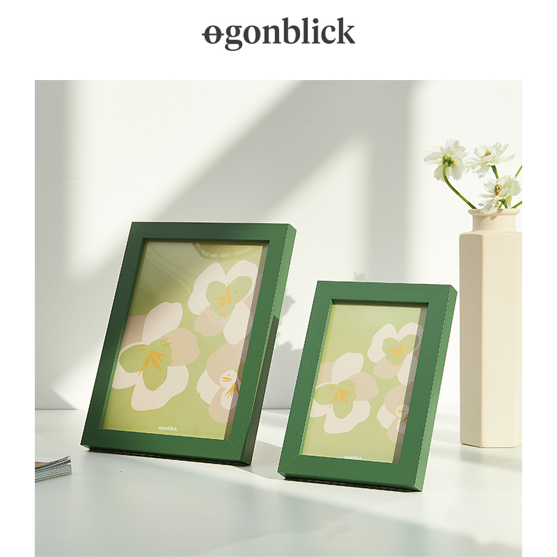In Nordic moments, the photo frame in the wooden picture frame hangs the wall creative combination of the photo frame 6 inches 8 inches more than color