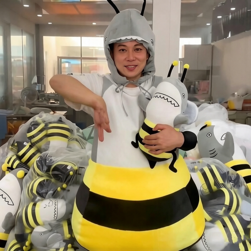 Creative Little Bee Shark Hooded Plush Toy Sharkbee Costume for Adults and Children Set Creative Little Bee Shark Hooded Plush Toy Sharkbee Costume for Adults and Children Set