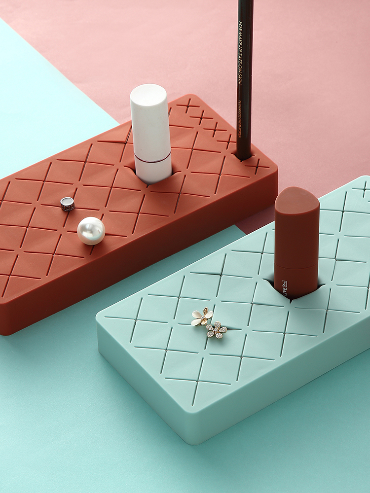 Silicone lipstick storage box multi-grid ins ring girl heart net red eyebrow pencil box earrings portable jewelry rack