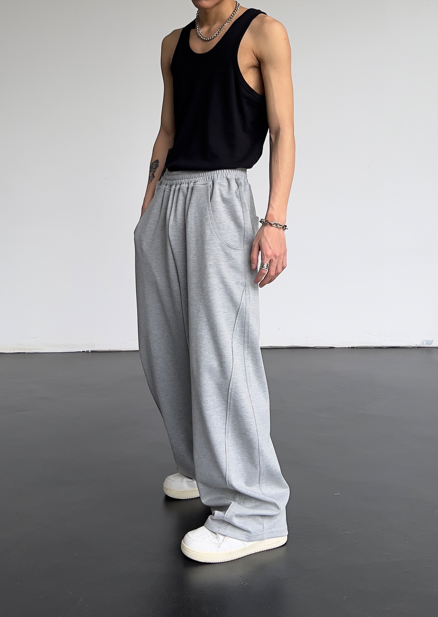 【WONDER WONDER】24FW★ [MADE] Wes 2 Pintuck Wide Jogger Pt MADE] Weds Two Pintuck Wide Sweat Jogging Pants - WONDER