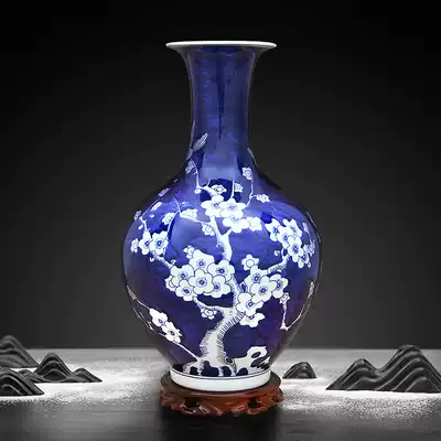 Jingdezhen ceramic hand-painted blue and white ice plum blossom bottle craft gift decoration living room entrance hotel clubhouse decoration