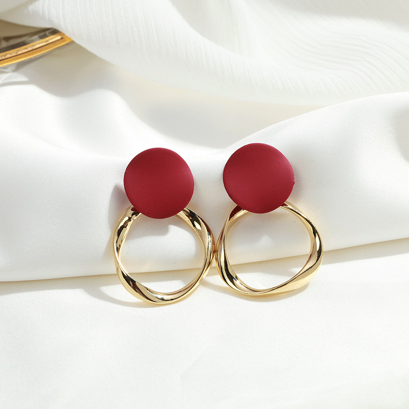 Suitable for the New Tide Earring 2022 new tide ear crash red pure silver ear nails winter high temperament ear accessories